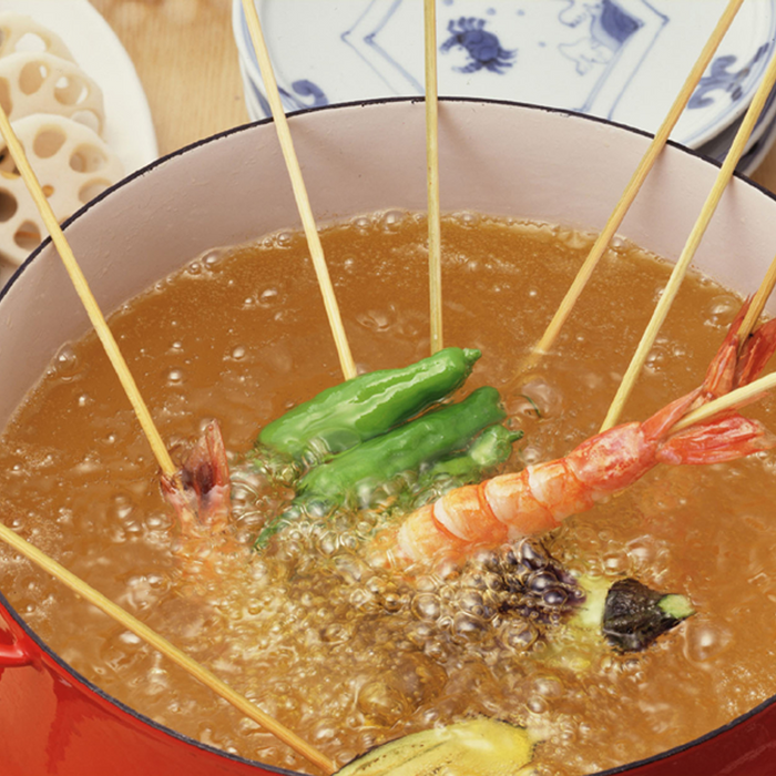 Deep frying vegetable skewers