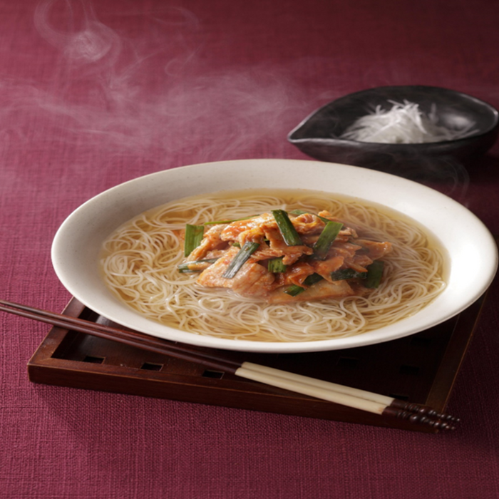 A bowl of somen noodles with hot soup